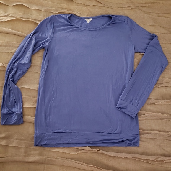 🌟EUC🌟 Oversized-Style Long Sleeve Top - Picture 2 of 5